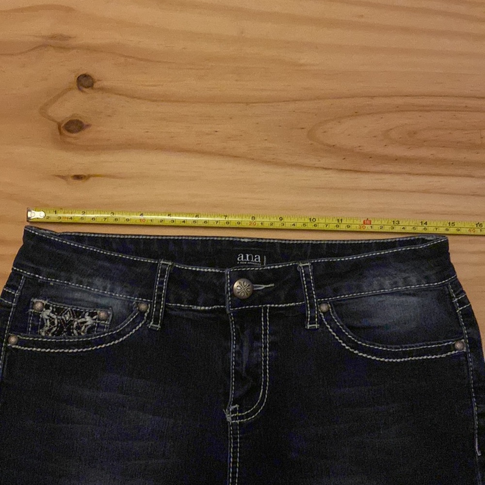 A.N.A. Women’s Bermuda Rhinestone Shorts Size 8 - Picture 12 of 13